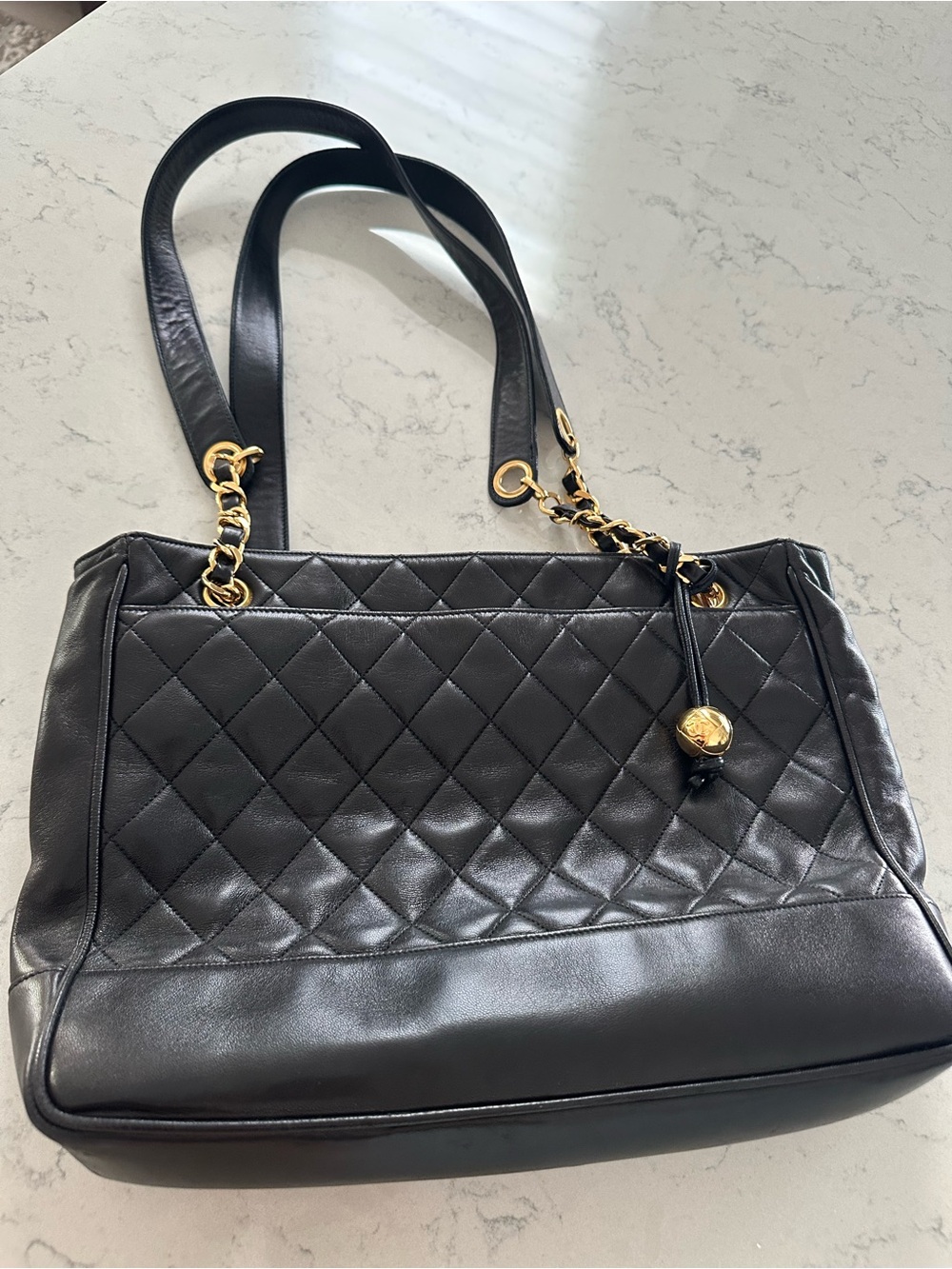 Vintage authentic Chanel Quilted Leather Shoulder Bag with Gold Chain Detail